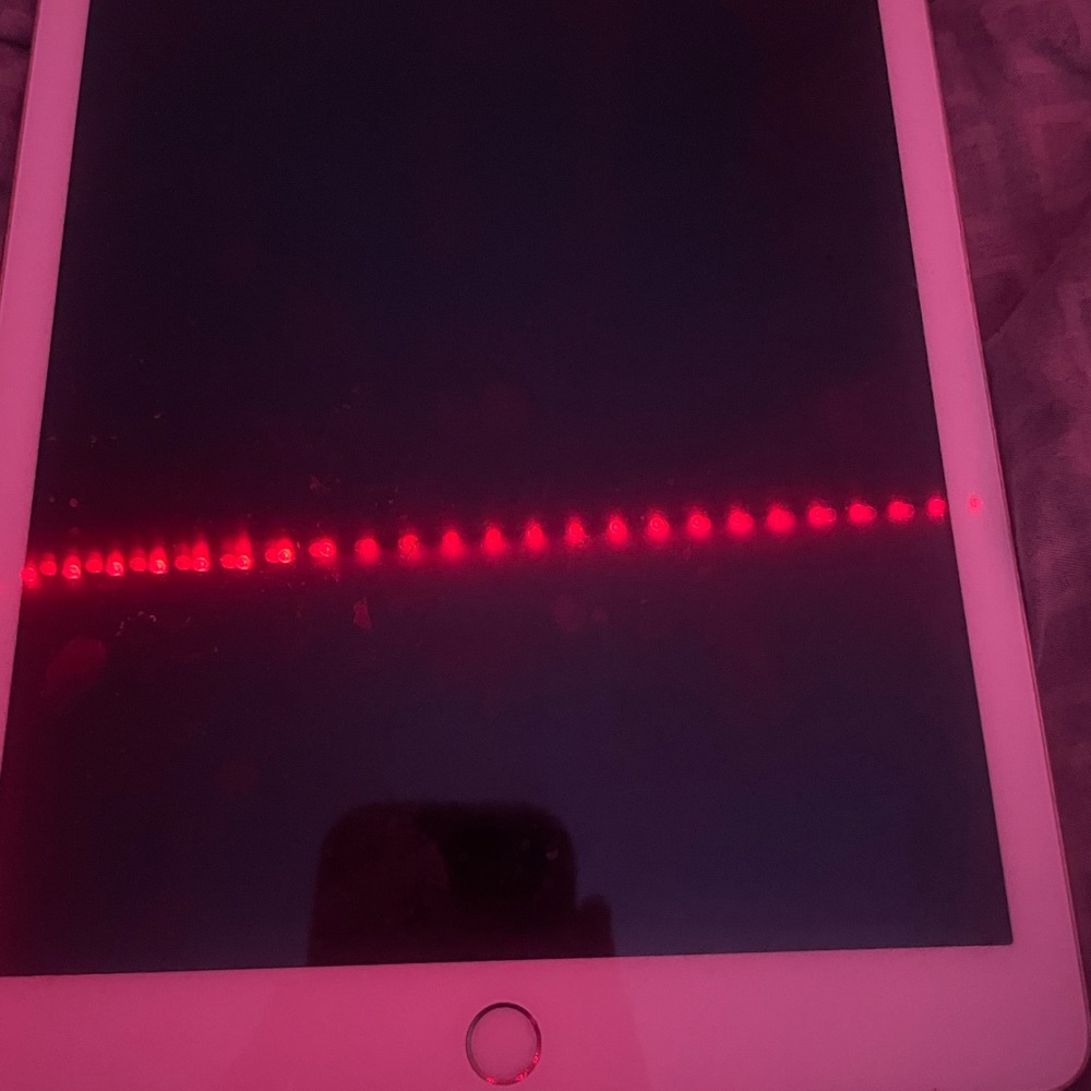 ipad 5th generation - Picture 2 of 4